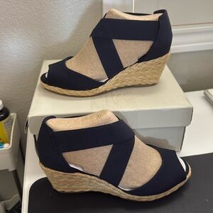 New! Bandolino women’s wedges